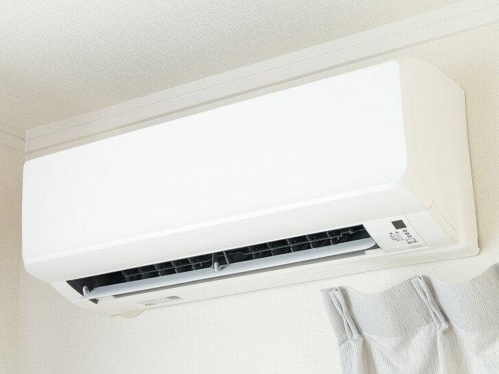 エアコン冷房「27℃」「28℃」だとどれくらい電気代が違う? いくらお得になる?【家電のプロが解説】