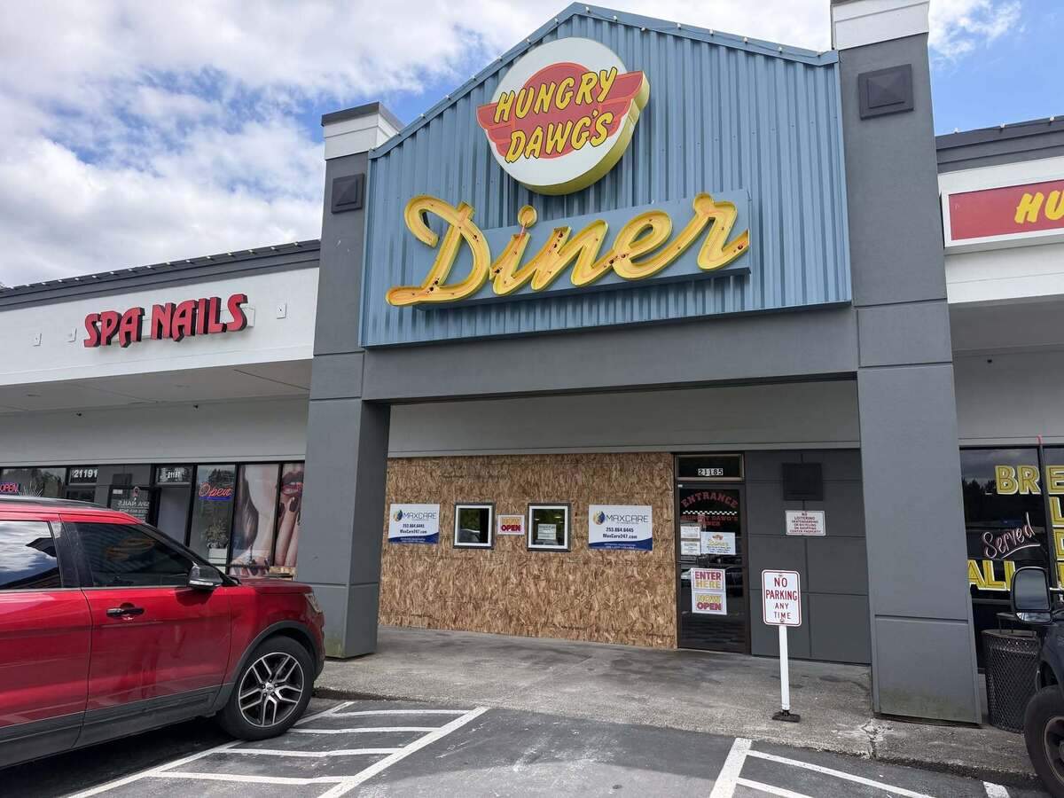 Car crashed into Pierce County diner. Helpers worked until 2 a.m. to get it open