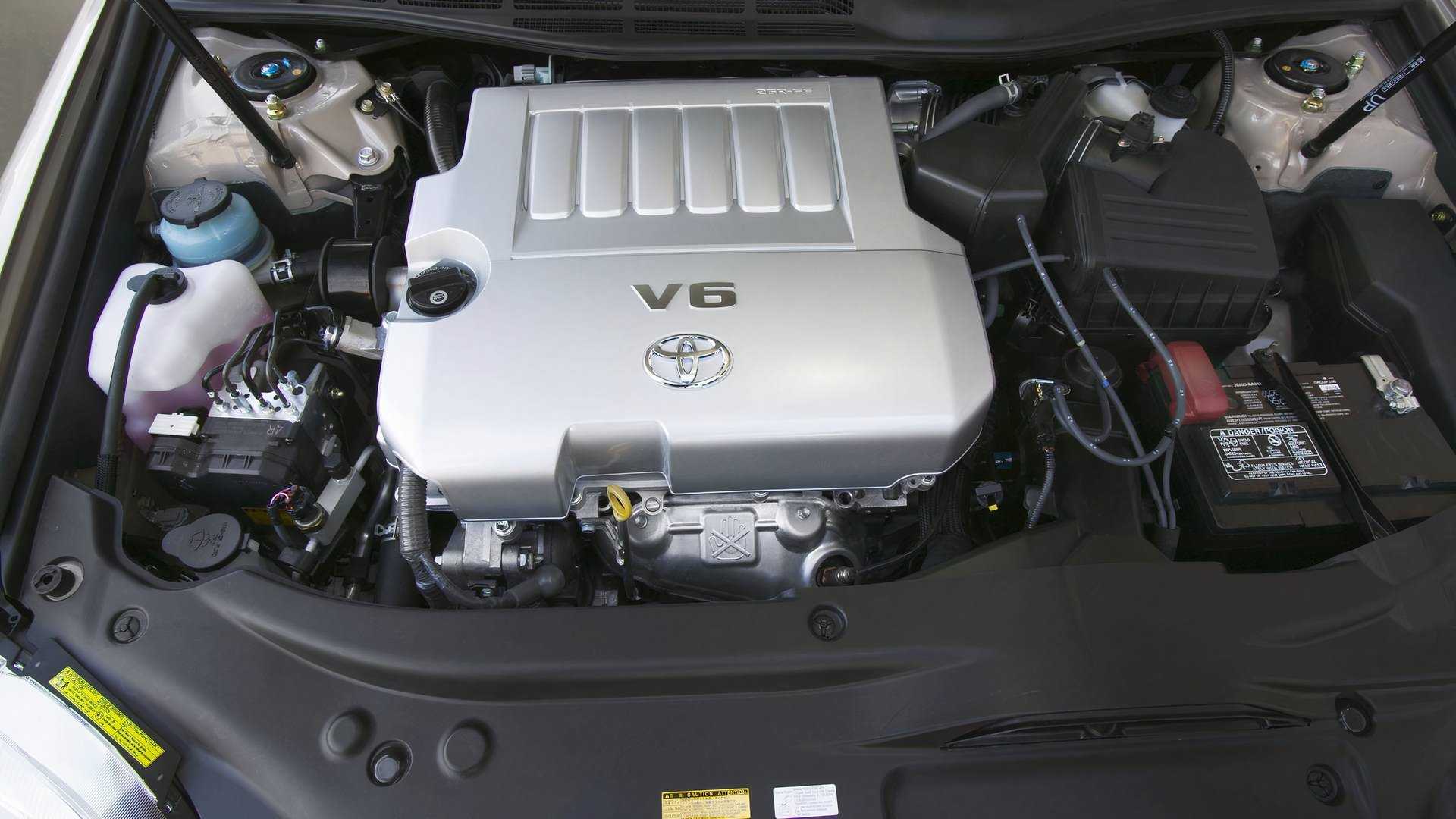 2005-2007 Toyota Avalon Engine close-up