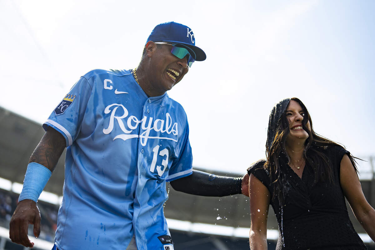 Royals sweep Giants behind Salvador Perez's history-making swing & wild 7th inning
