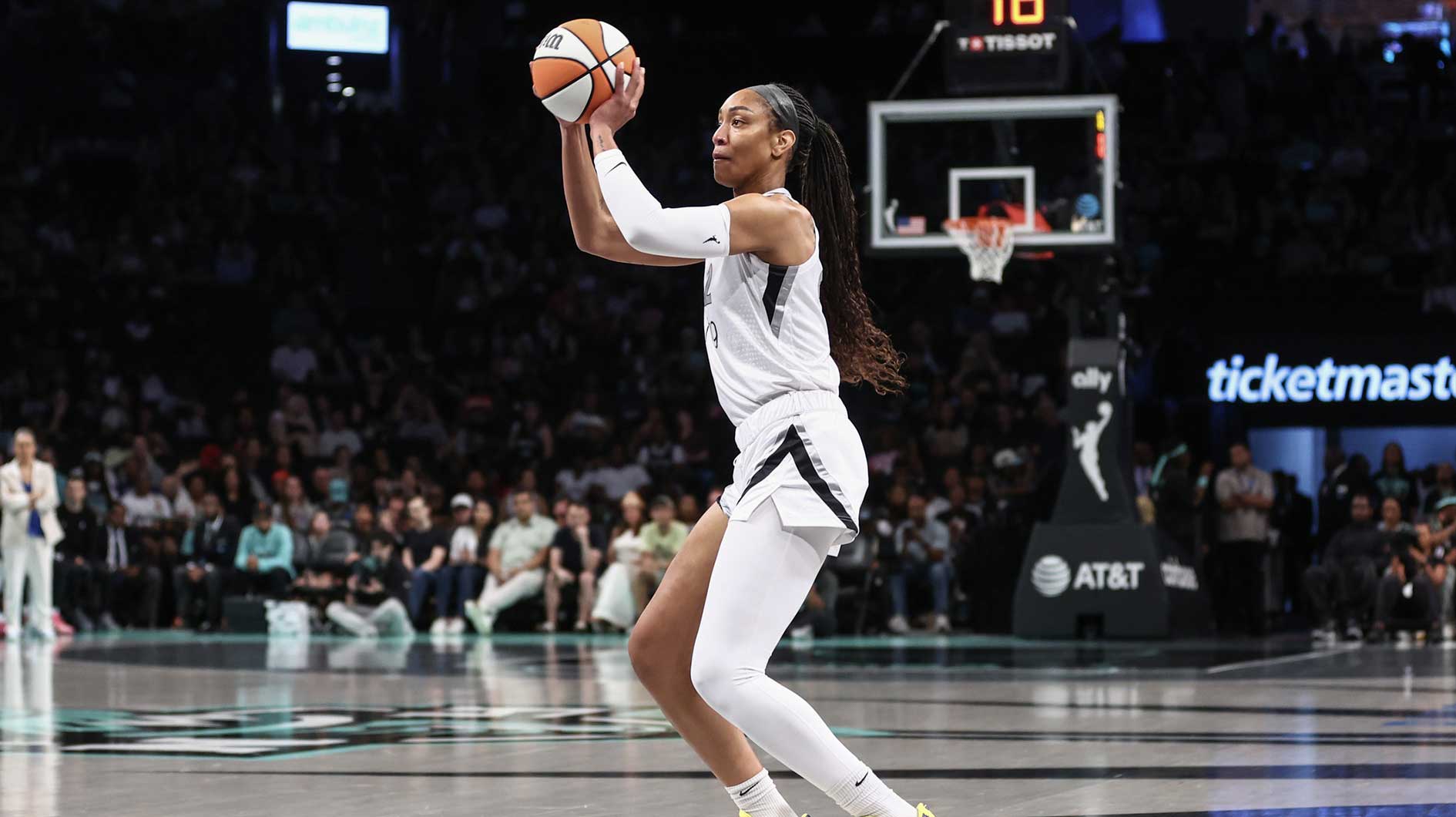 A’ja Wilson makes WNBA history in dominant showing vs. Mystics