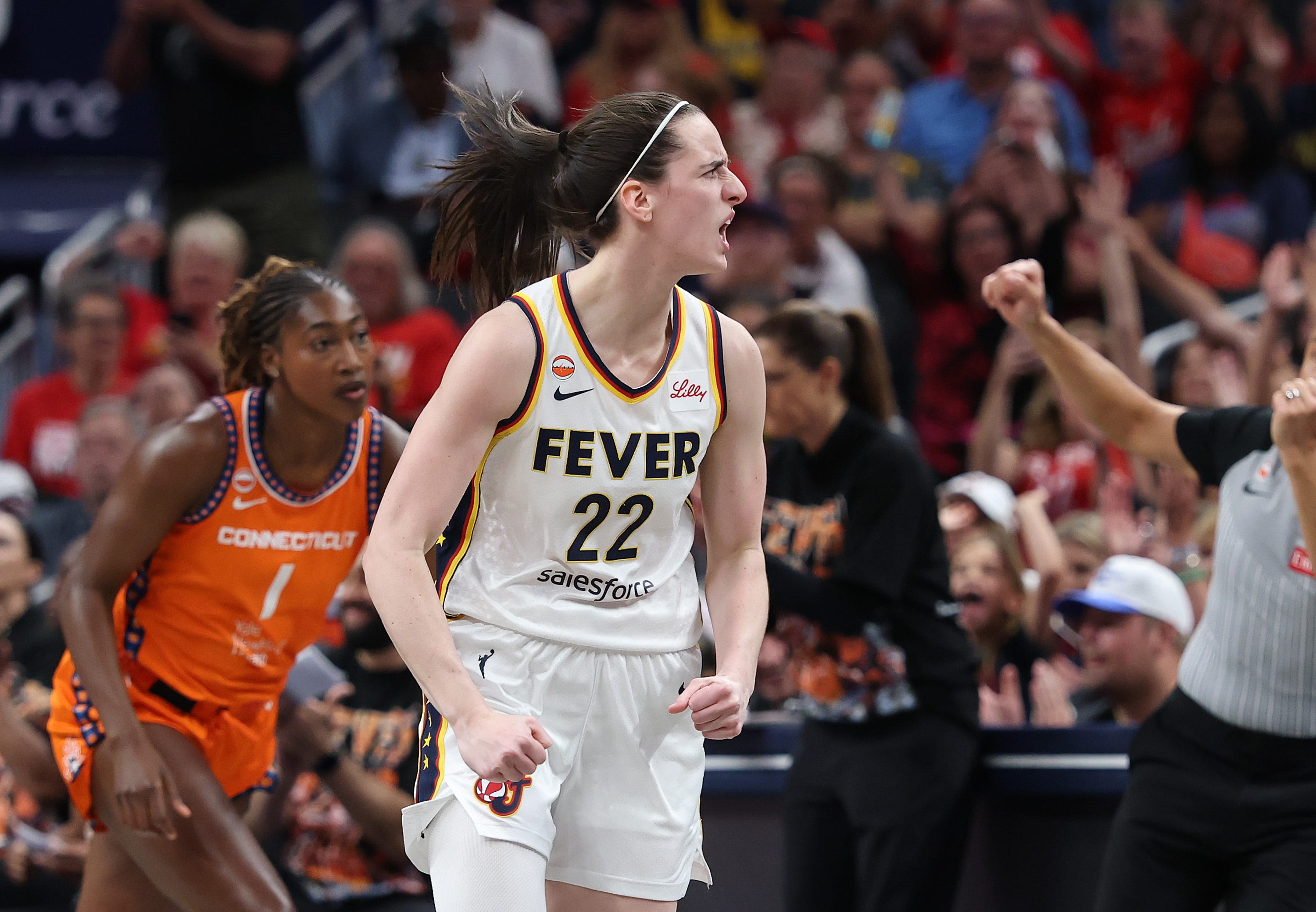 Indiana Fever set franchise records in blowout win over Connecticut Sun: Highlights