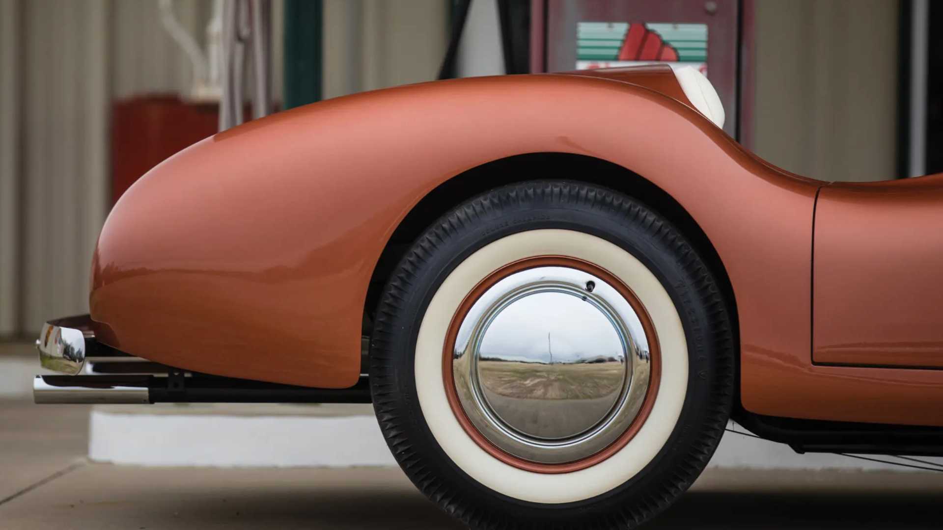 1953 Glasspar G2 Rear Fender