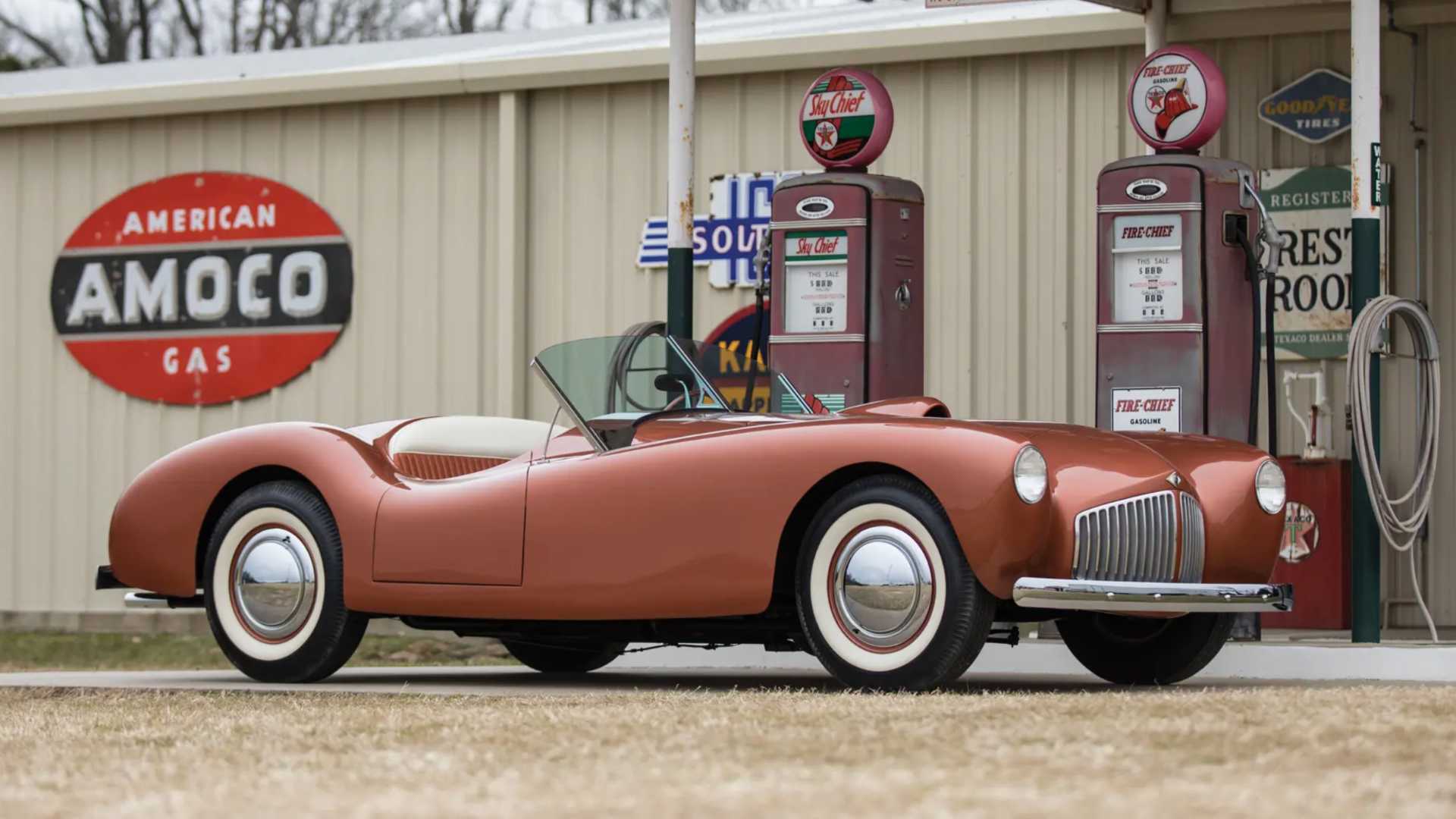1953 Glasspar G2 Front Three Quarter