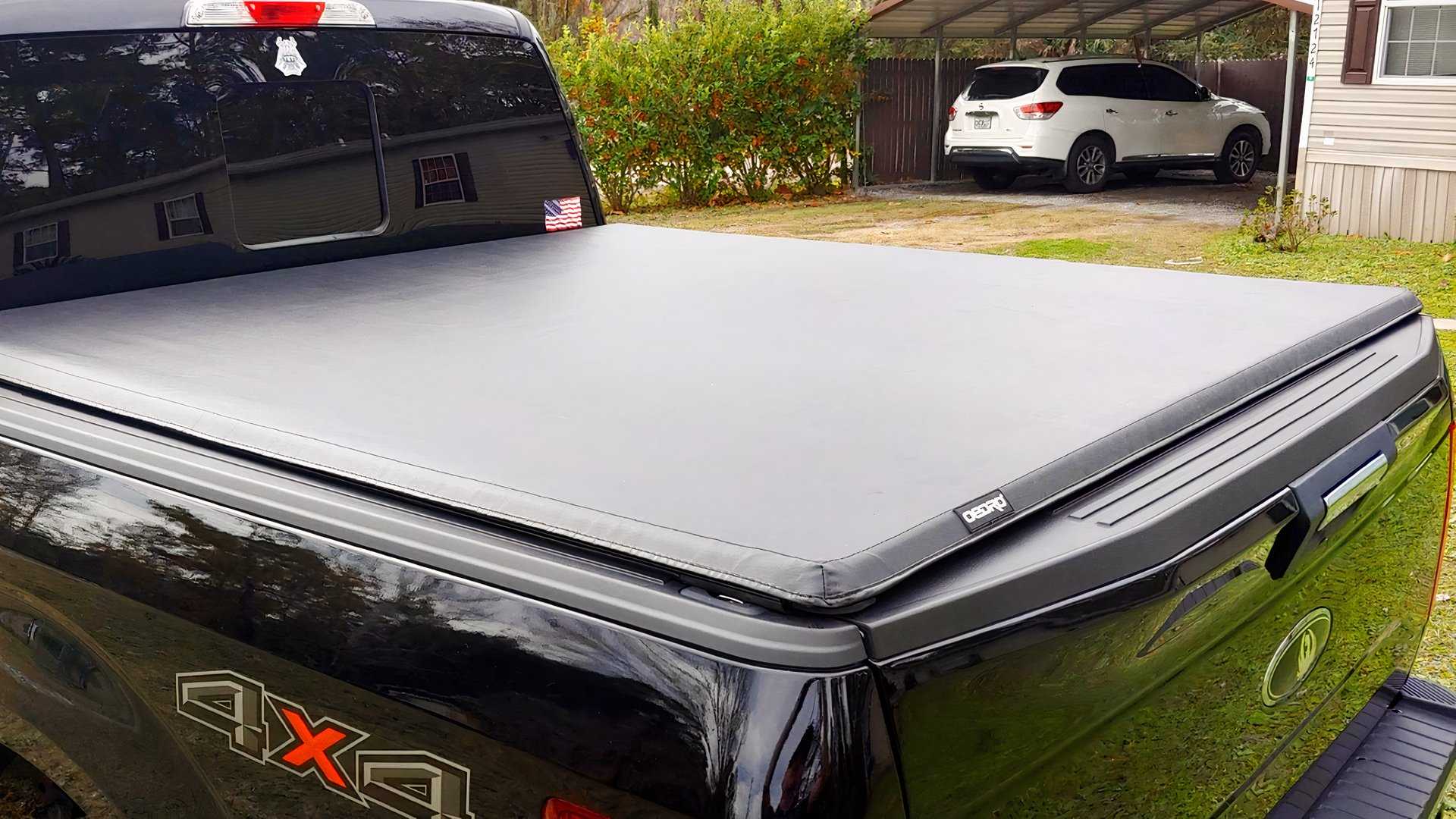 OEDRO Tonneu Cover black truck