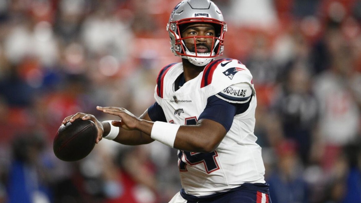 NFL: On the field but on strike! Jacoby Brissett pulls a 'hold-in' move on the Cardinals