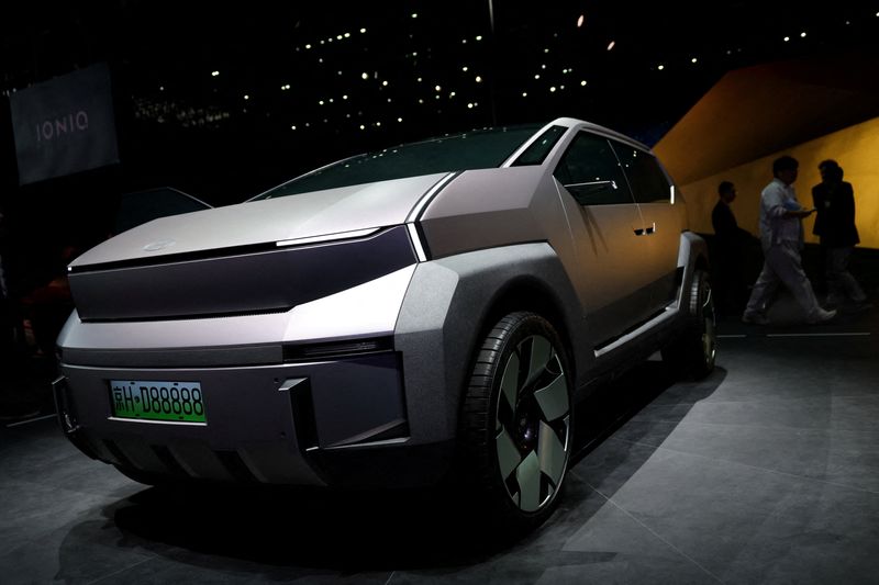 Hyundai Motor misses Q2 forecast, keeps outlook as it plans new model launches
