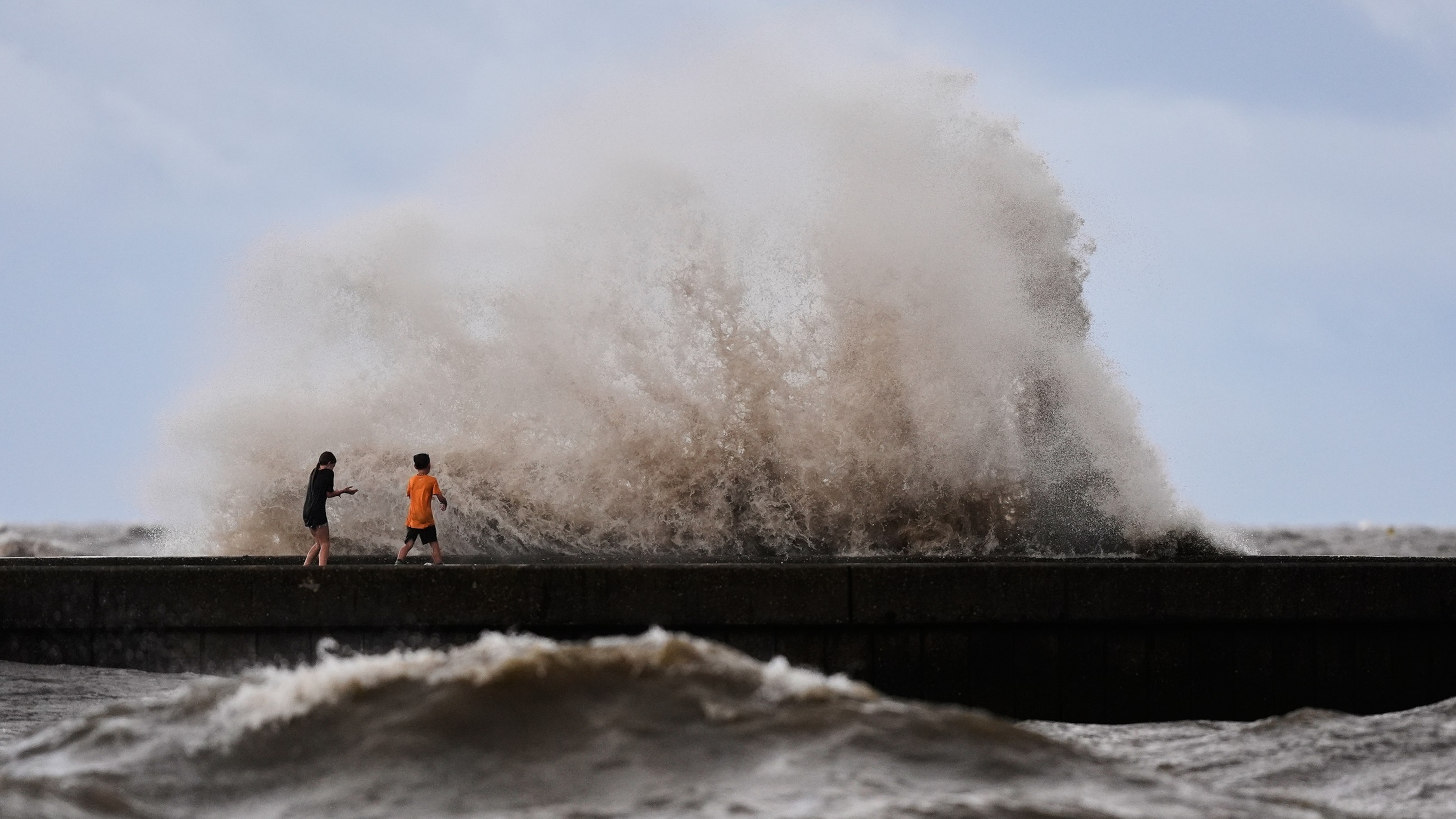 Tropical Storm Bertha heads toward Texas after making landfall in Louisiana
