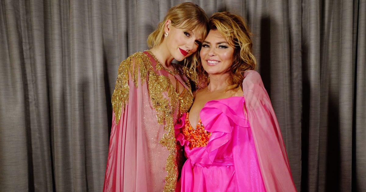 Shania Twain praises Taylor Swift after missing her wedding: 'Love everything about her'