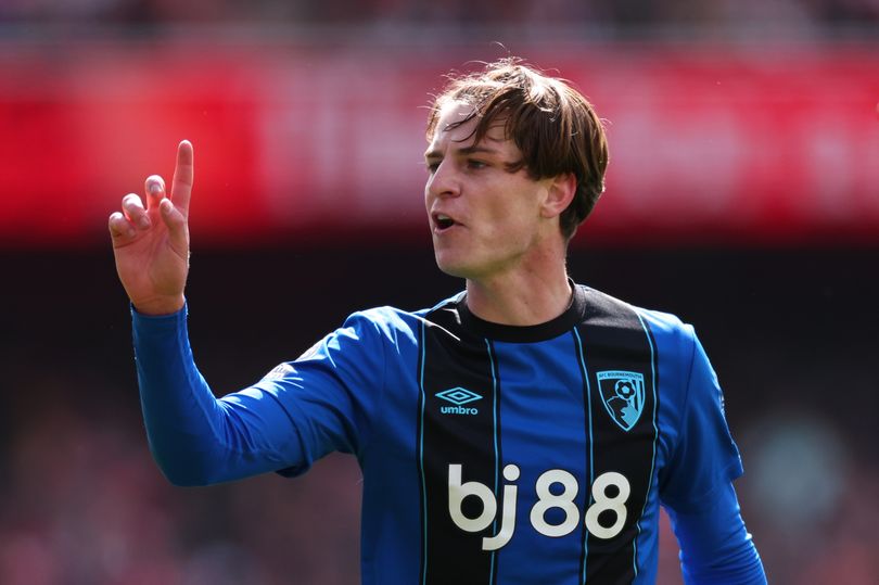LONDON, ENGLAND - APRIL 11: Alex Scott of AFC Bournemouth during the Premier League match between Arsenal and Bournemouth at Emirates Stadium on April 11, 2026 in London, England. (Photo by Marc Atkins/Getty Images)