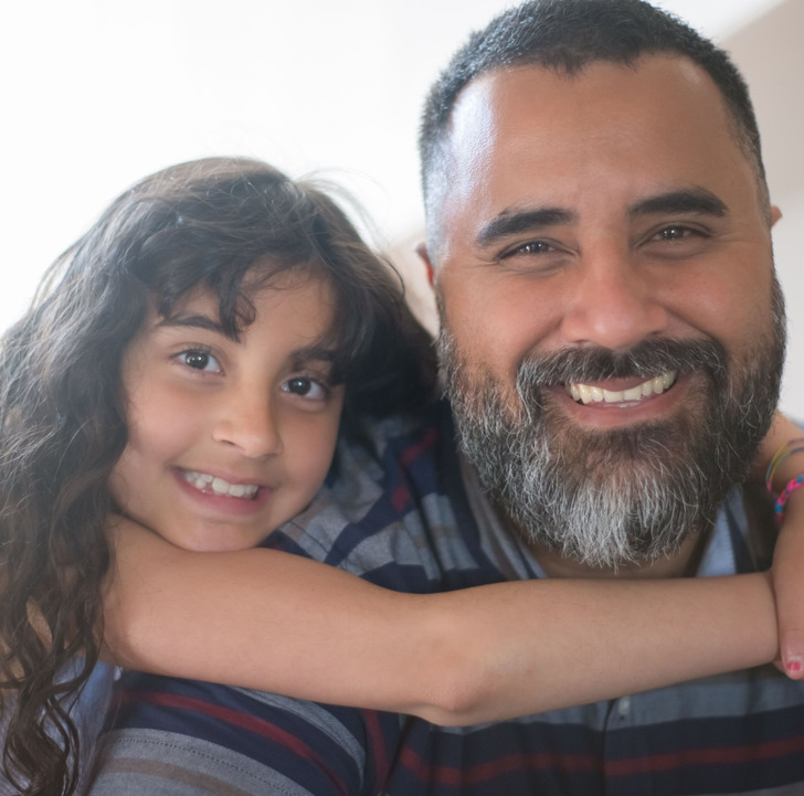 15 Heartfelt Family Moments That Prove Love Carries Us Through the Heaviest Days