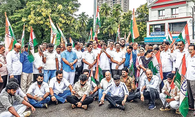 Udupi: Congress protests over NEET paper leak, alleged police action in ...