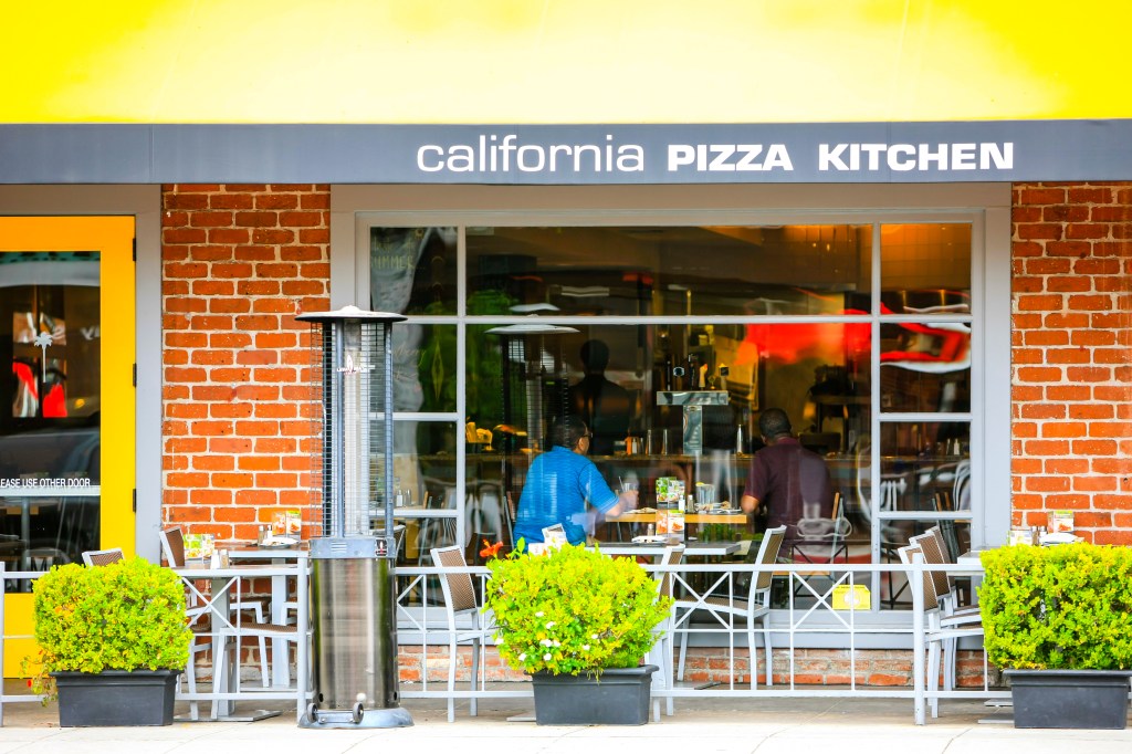 Iconic California restaurant chain offers brutal takedown of home state