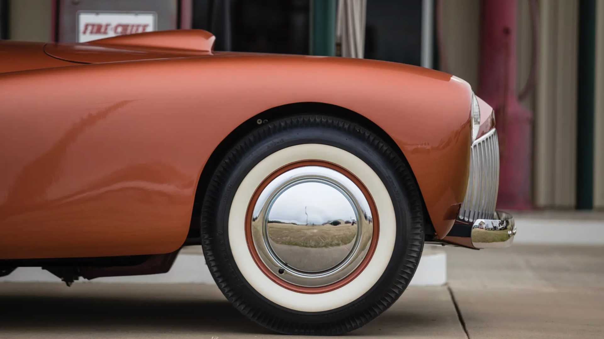 1953 Glasspar G2 Front Fender