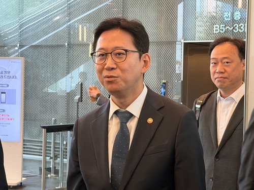 Science minister to promote investments from big tech firms on US trip