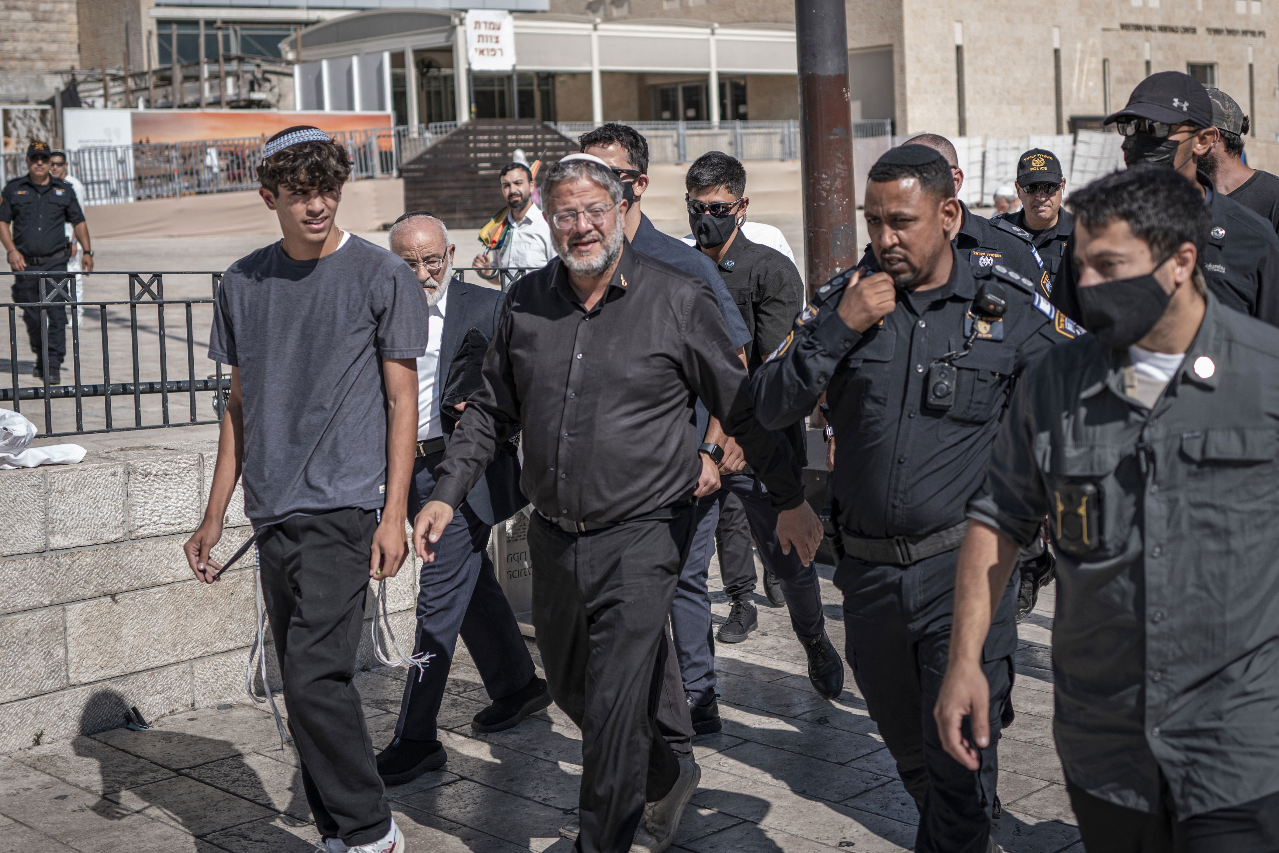 More than 2,300 Israelis storm Al-Aqsa Mosque in Jerusalem