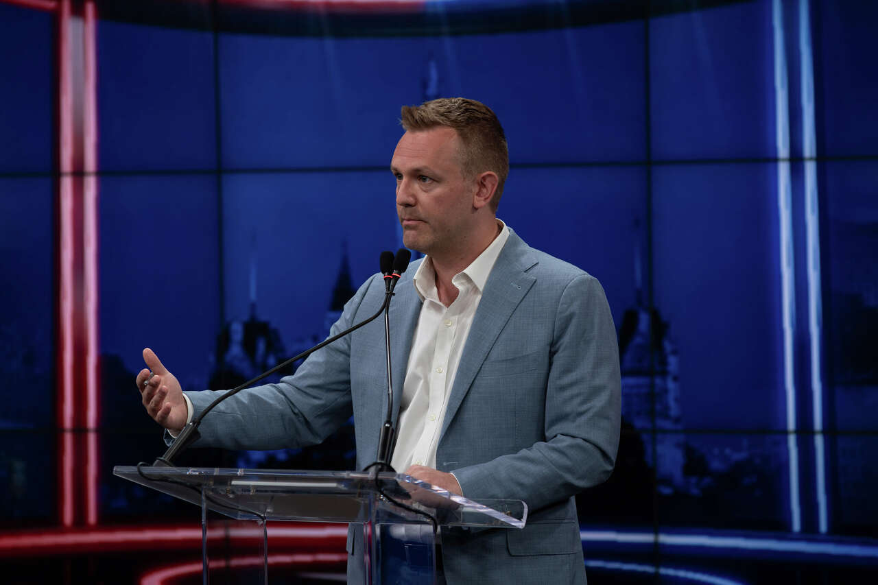 Ned Lamont, Josh Elliott spar over taxes, utilities in Connecticut governor debate