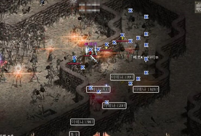 Fighting started on day one! How will the power structure shift? ©HighWorld