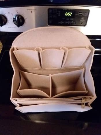 Organizer bag with compartments counter