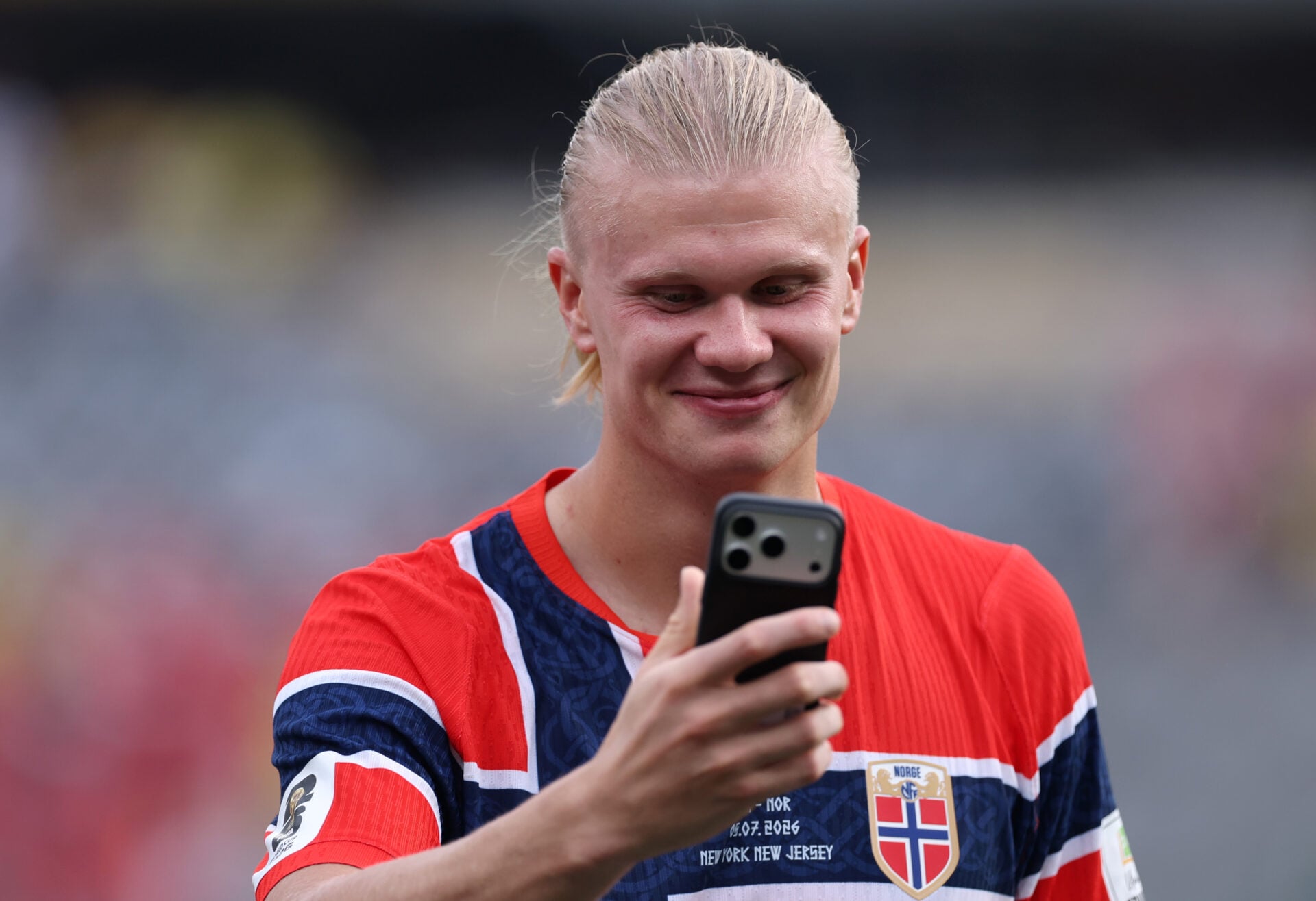 Fans love 'genuinely wonderful' Erling Haaland moment captured on post-World Cup holiday