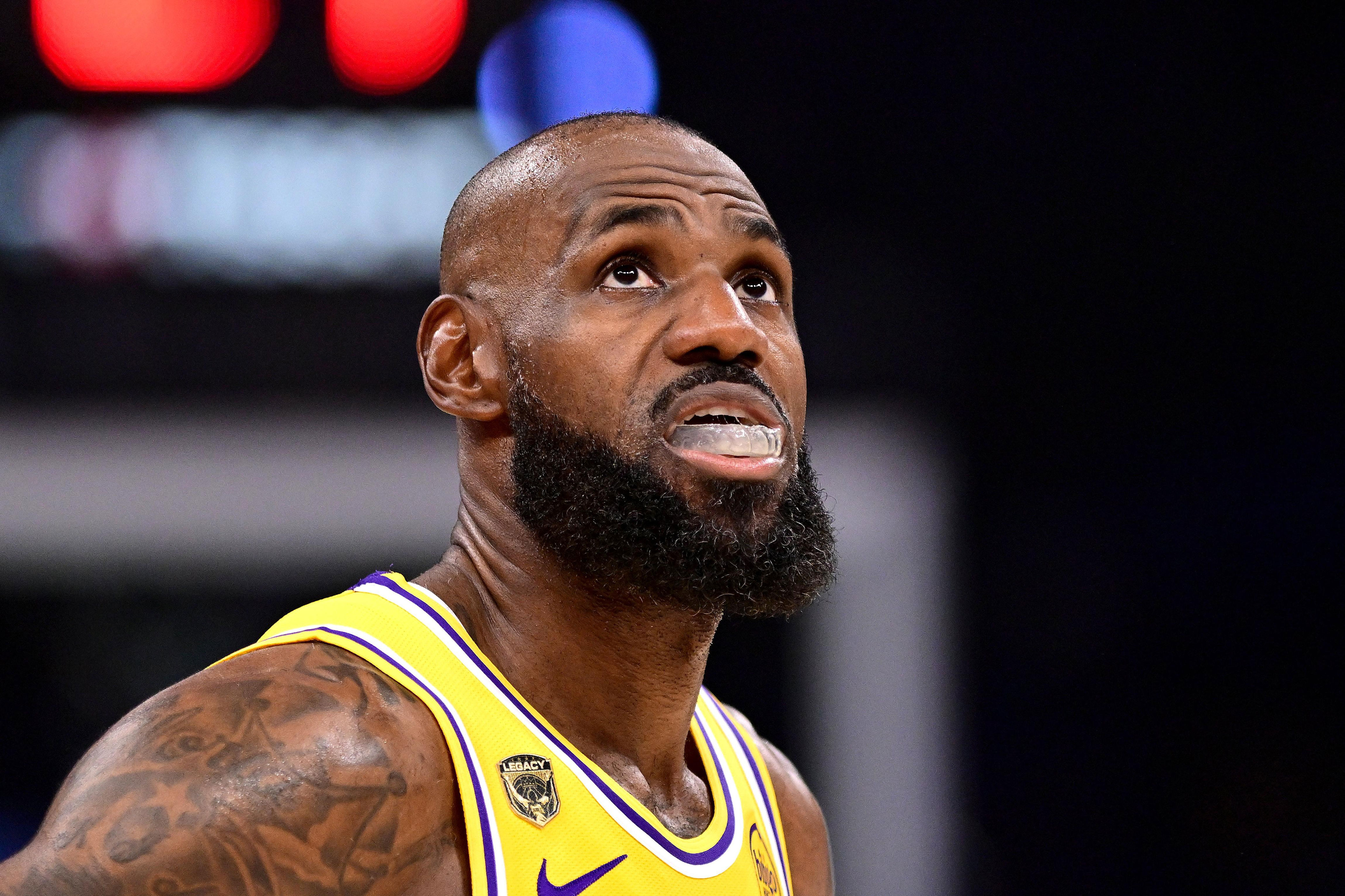 LeBron James rumors on superstar trade demands, who’s calling him, favorites, and more