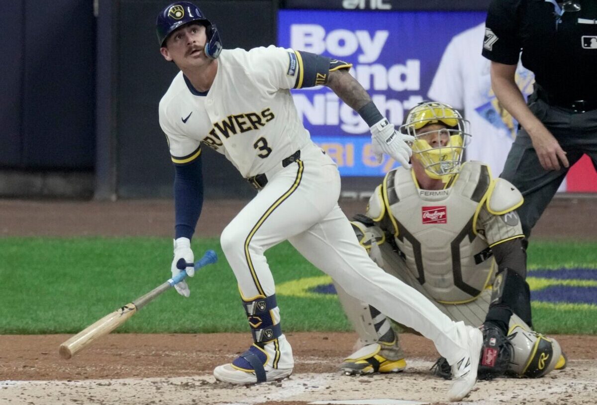Brewers’ Joey Ortiz leaves Pat Murphy gushing over his resurgence