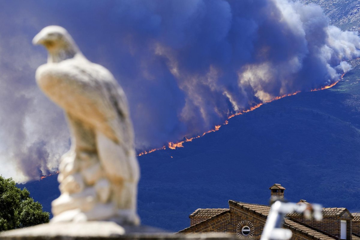 Southern Europe wildfires kill 3 firefighters, force thousands to flee