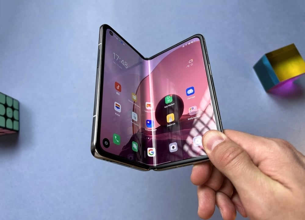 Apple could seize a quarter of the foldable phone market in year one