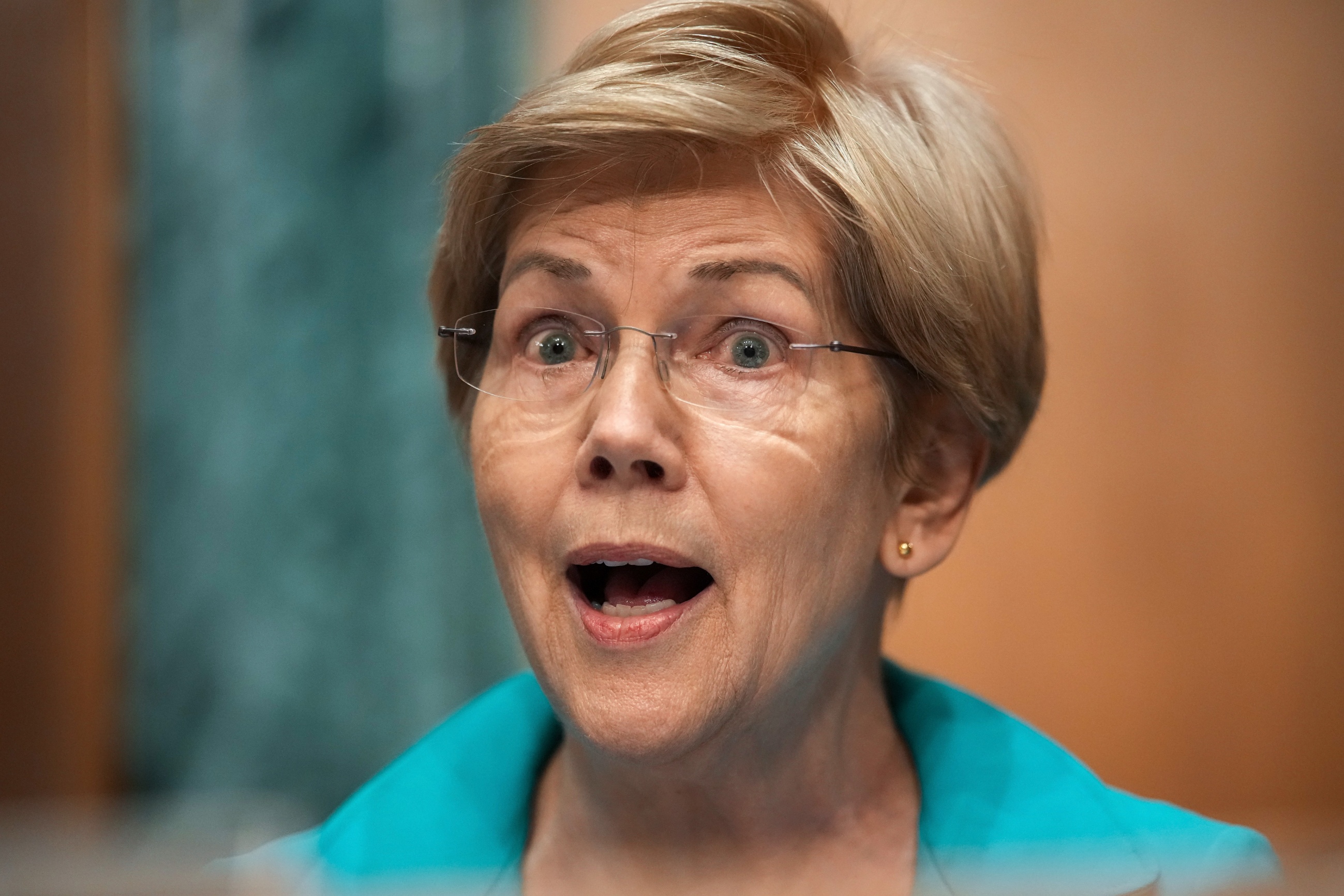Clarity Act draft bars officials from issuing crypto, but loopholes anger Democrats