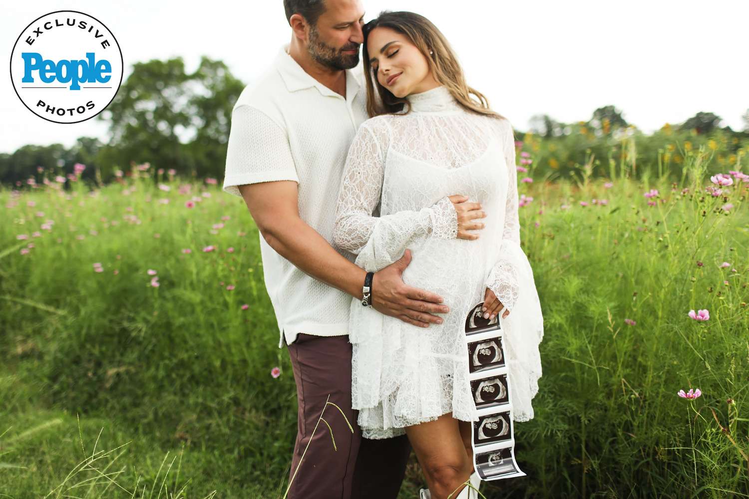“American Idol ”Alum Pia Toscano Is Pregnant, Expecting First Baby with Husband Carmen Educate (Exclusive)