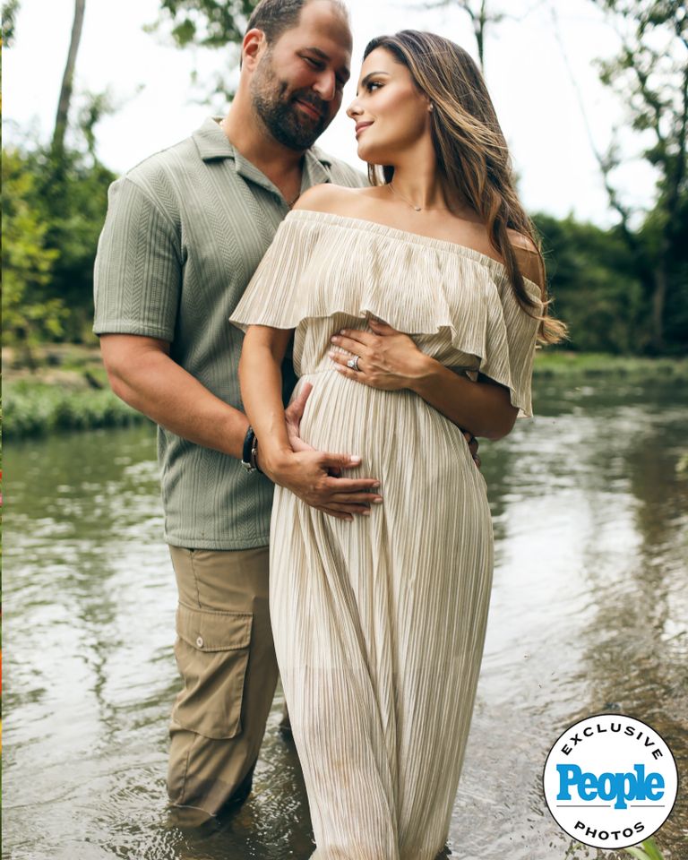 Pia Toscano and Carmen Educate announce pregnancy