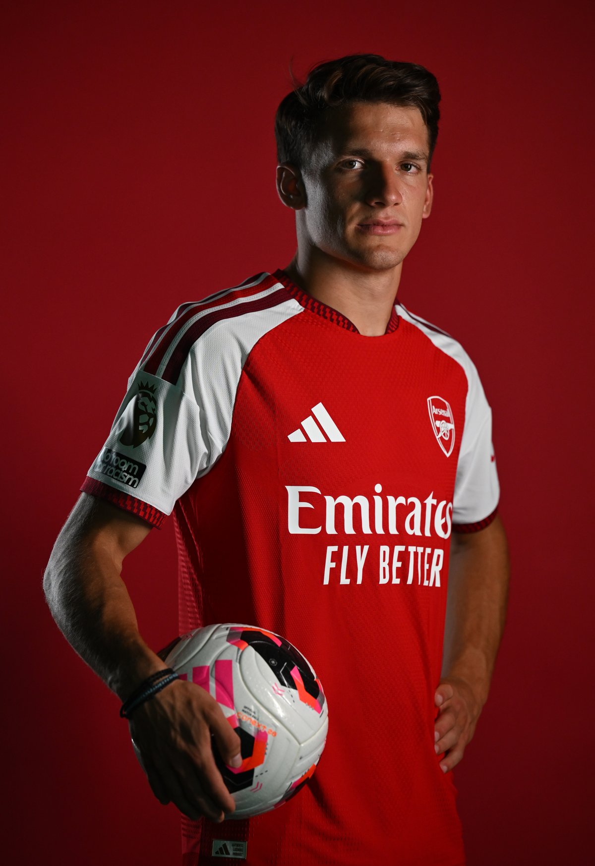 Arsenal reveal Tzolis shirt number after announcing £34m transfer