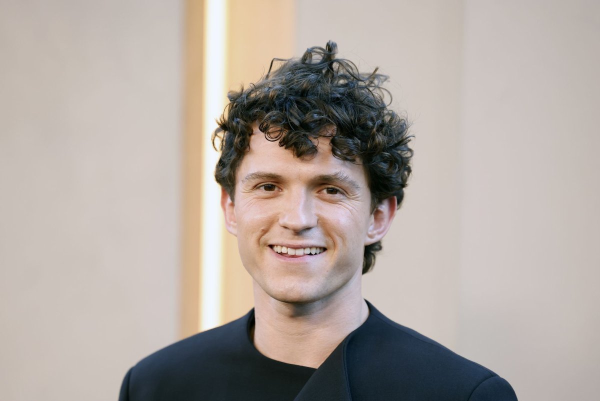 Tom Holland to read 'Superworm' on 'CBeebies Bedtime Story' Friday