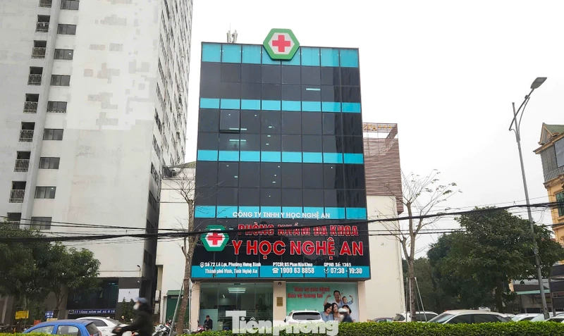 Vụ phòng khám bơm sữa đậu nành vào niệu đạo: Từng bị Sở Y tế Nghệ An đình chỉ hoạt động có thời hạn
