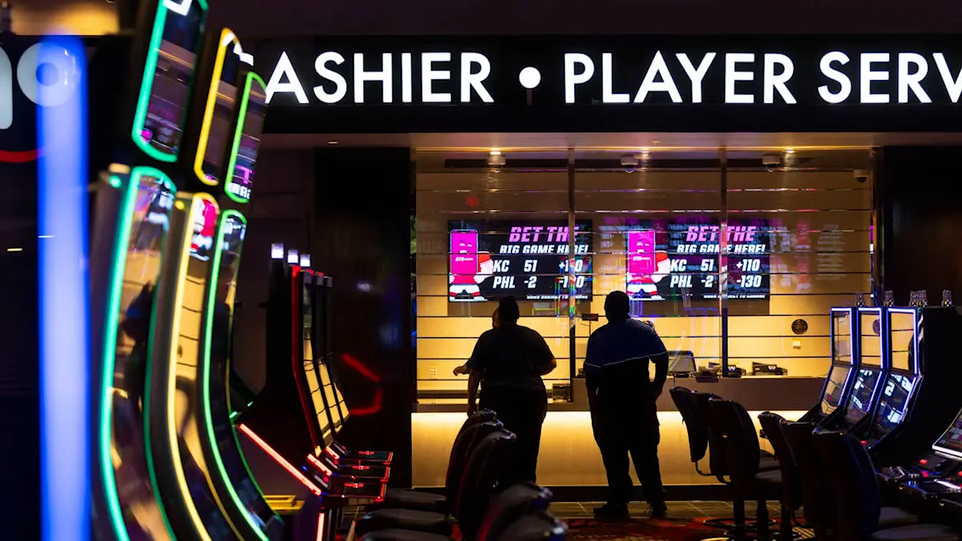 Vegas employees know the dark secrets tourists are never supposed to hear