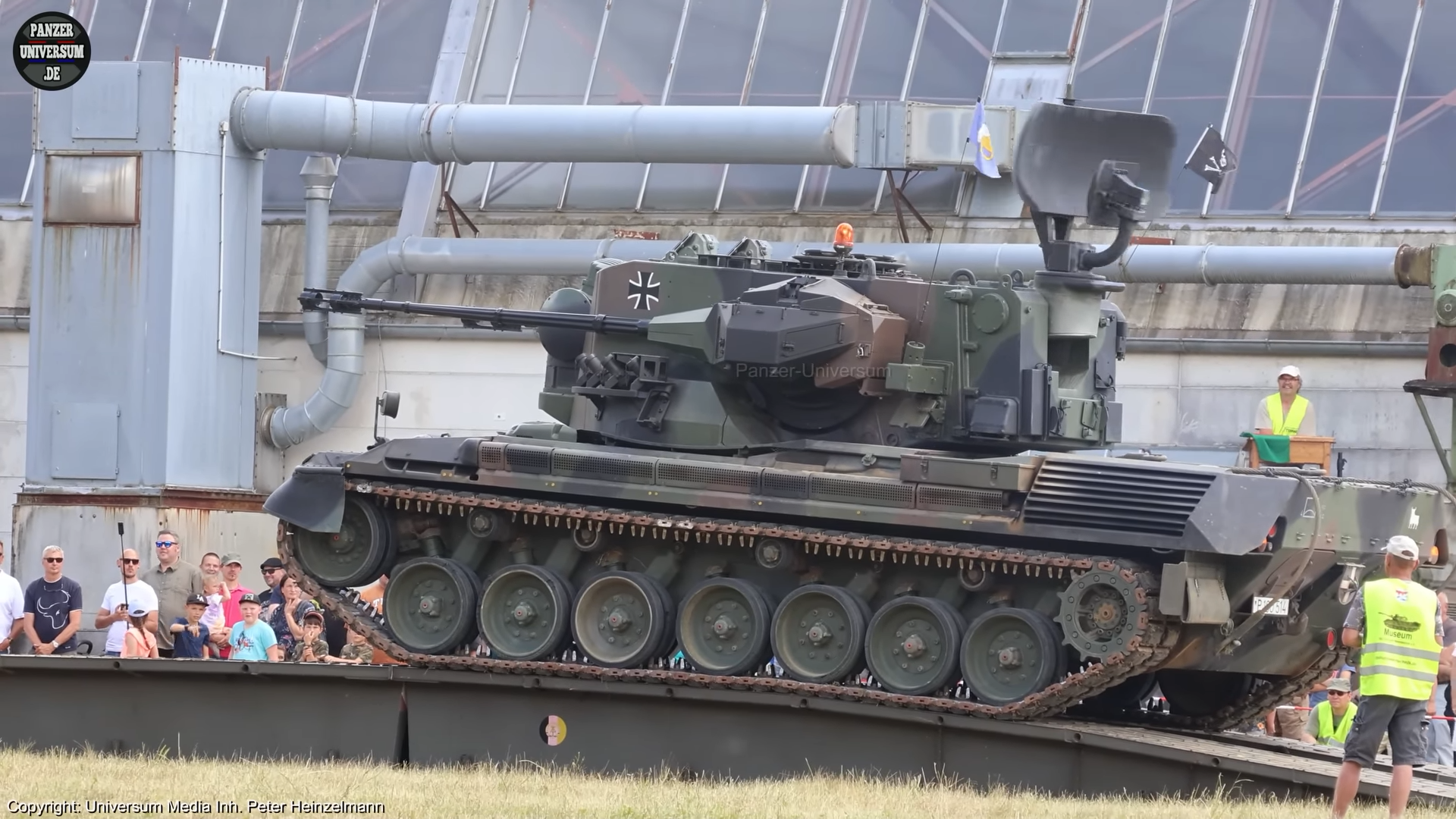 Schau, was passiert, wenn sich der Gepard-Turm in nur 4 Sekunden ...