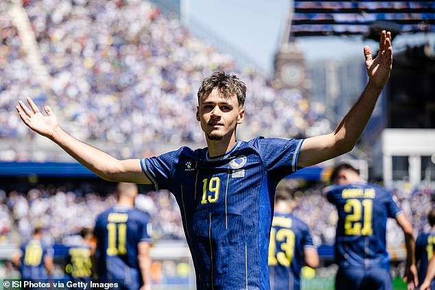 Chelsea are stepping up their interest in Bayer Leverkusen winger Kerim Alajbegović