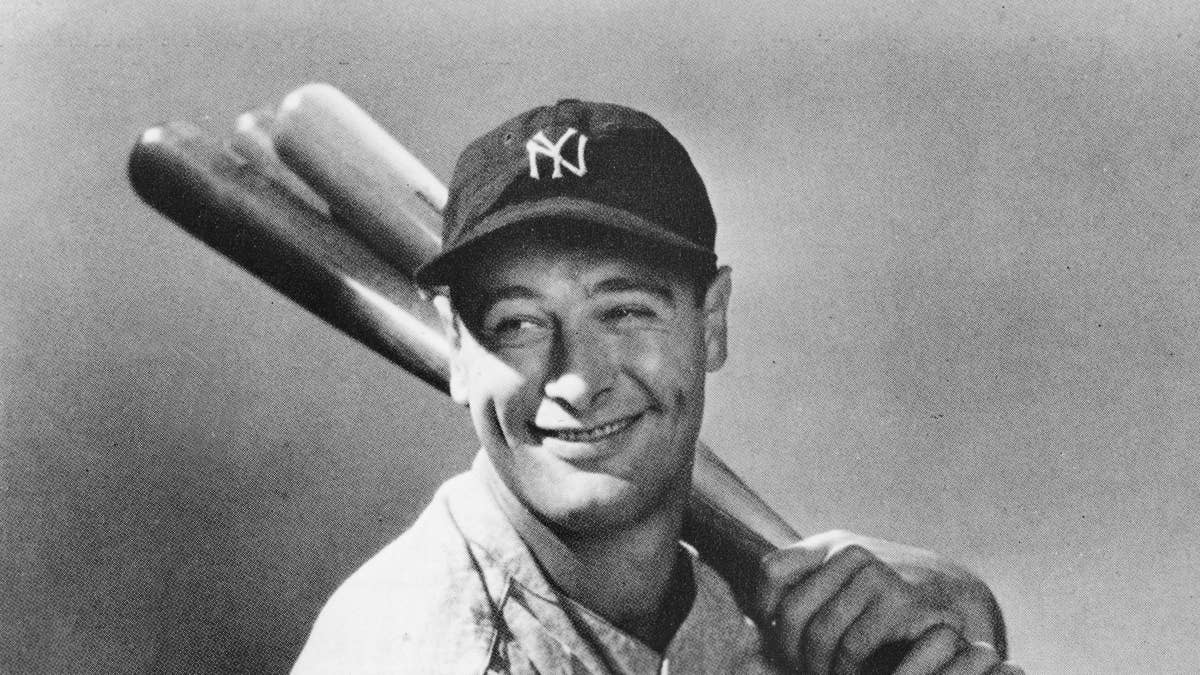lou-gehrig-holding-three-baseball-bats