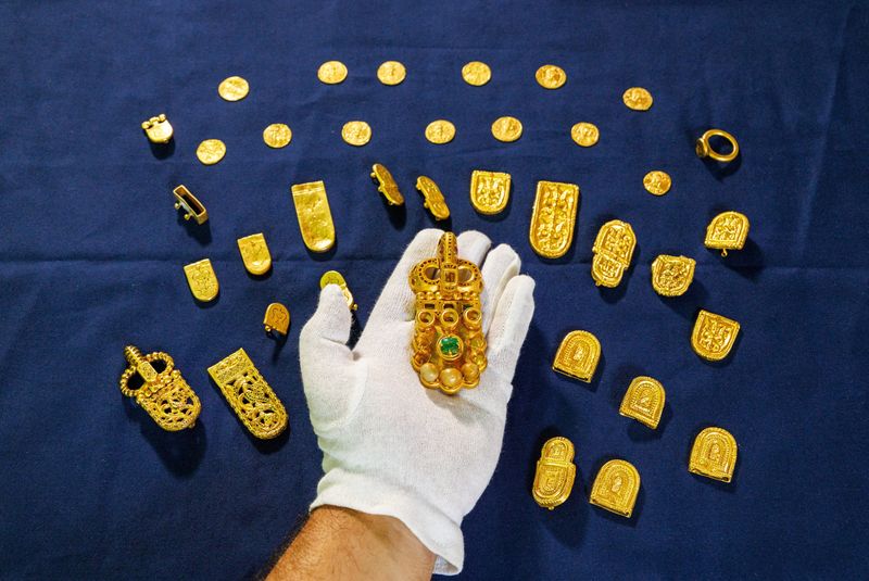 Byzantine gold objects help archaeologists uncover past of ship wrecked off Croatia