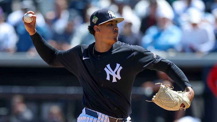 New York Yankees pitcher Carlos Lagrange