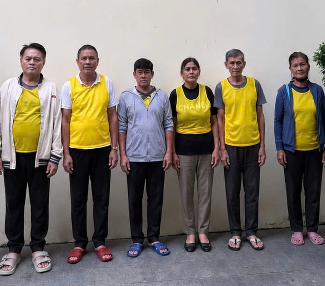 Bắt băng nhóm người Philippines lừa khách du lịch bằng trò đánh bài bịp ở TP.HCM