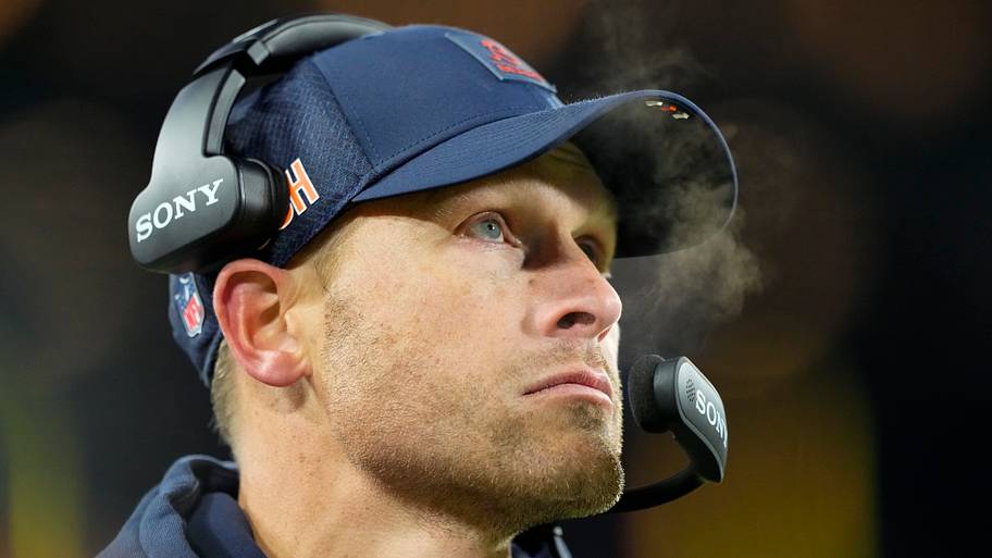 Chicago Bears head coach Ben Johnson