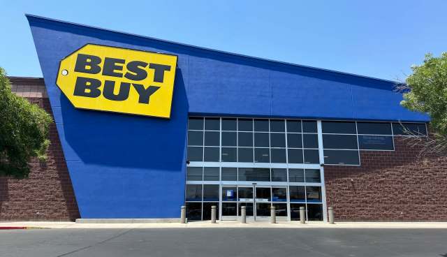 Best Buy adds rooftop solar garden to New York store, taps California field for power
