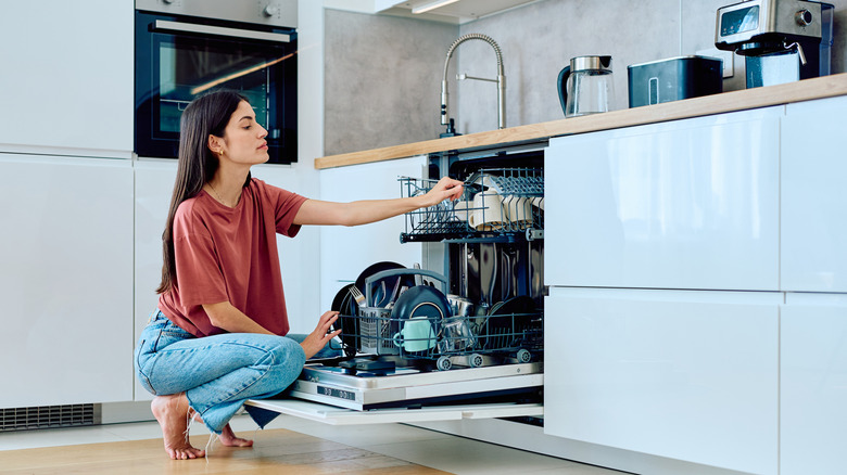 These 2 frying pan materials are safe for the dishwasher (but 3 need hand-washing)