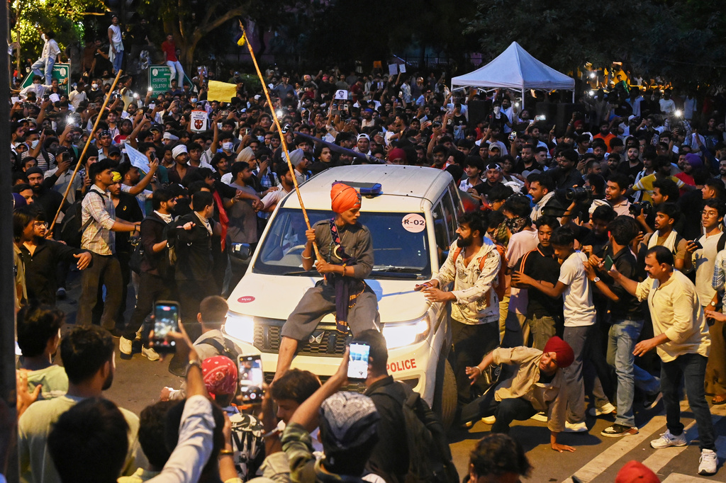 India Cockroach Protests