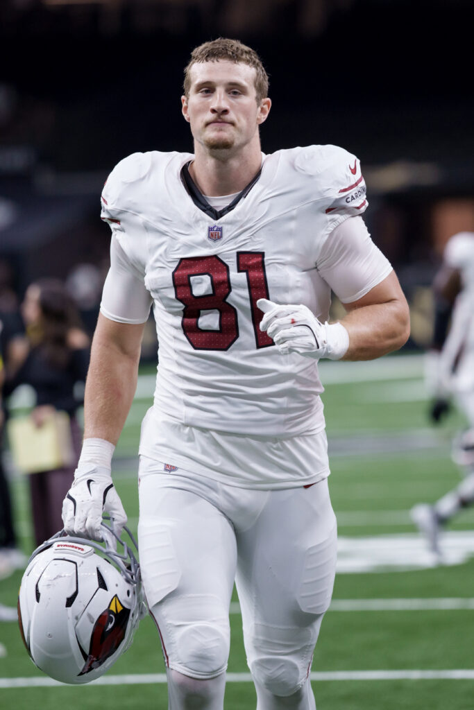 Arizona Cardinals tight end retires immediately due to neck injury at 28