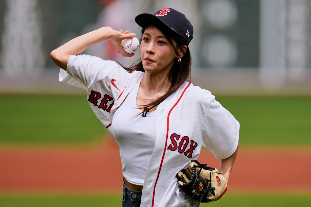 Ha Ji-won's lucky pitch? Red Sox match 80-year-old 15-game winning streak
