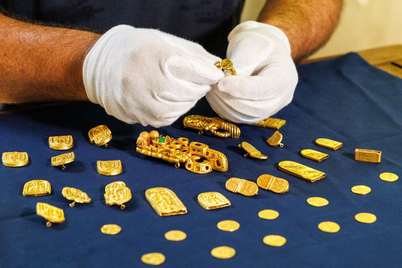 Byzantine gold objects help archaeologists uncover past of ship wrecked off Croatia