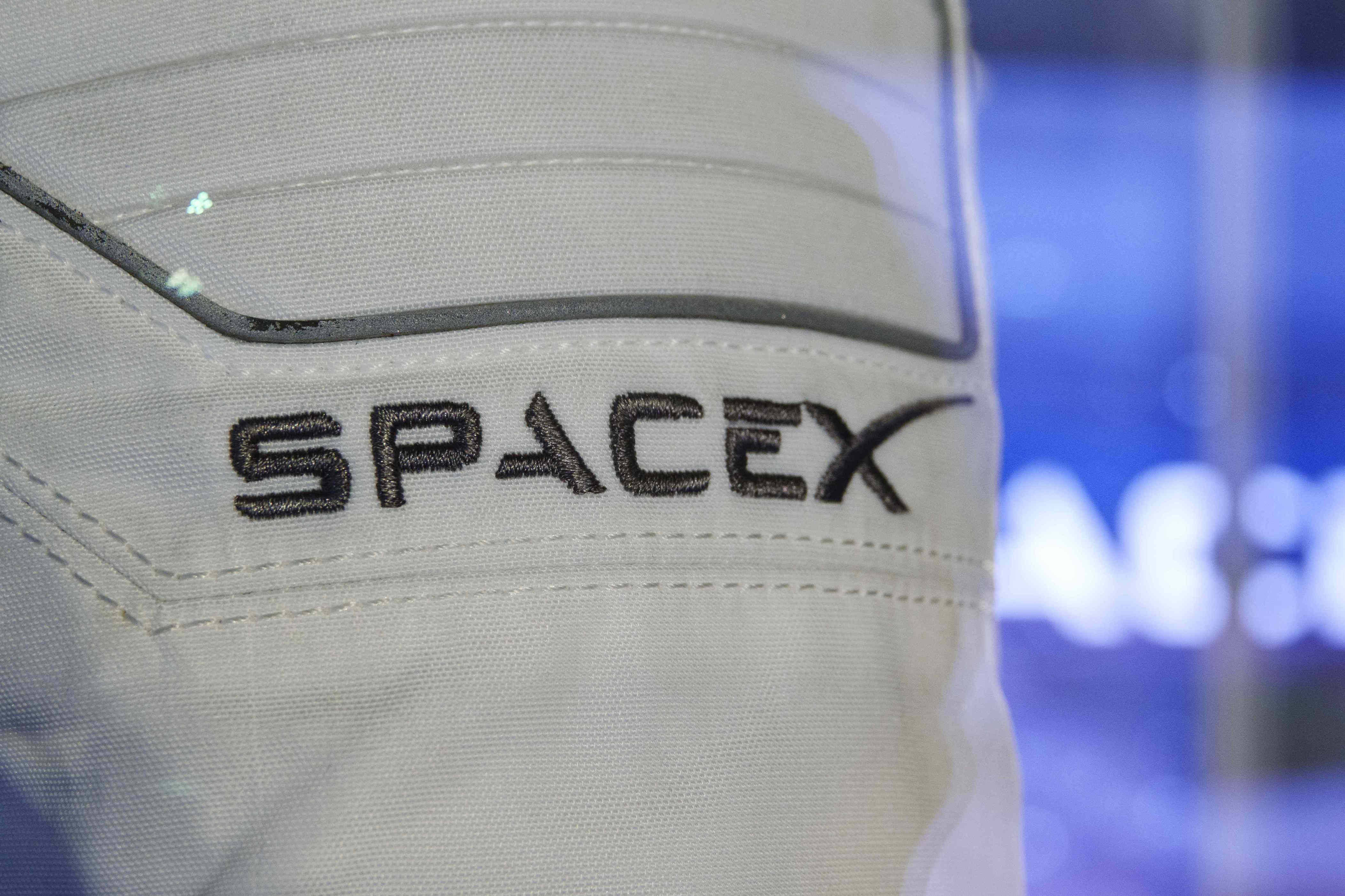 Short sellers gain as SpaceX stock slumps. Everyday investors are in the red.