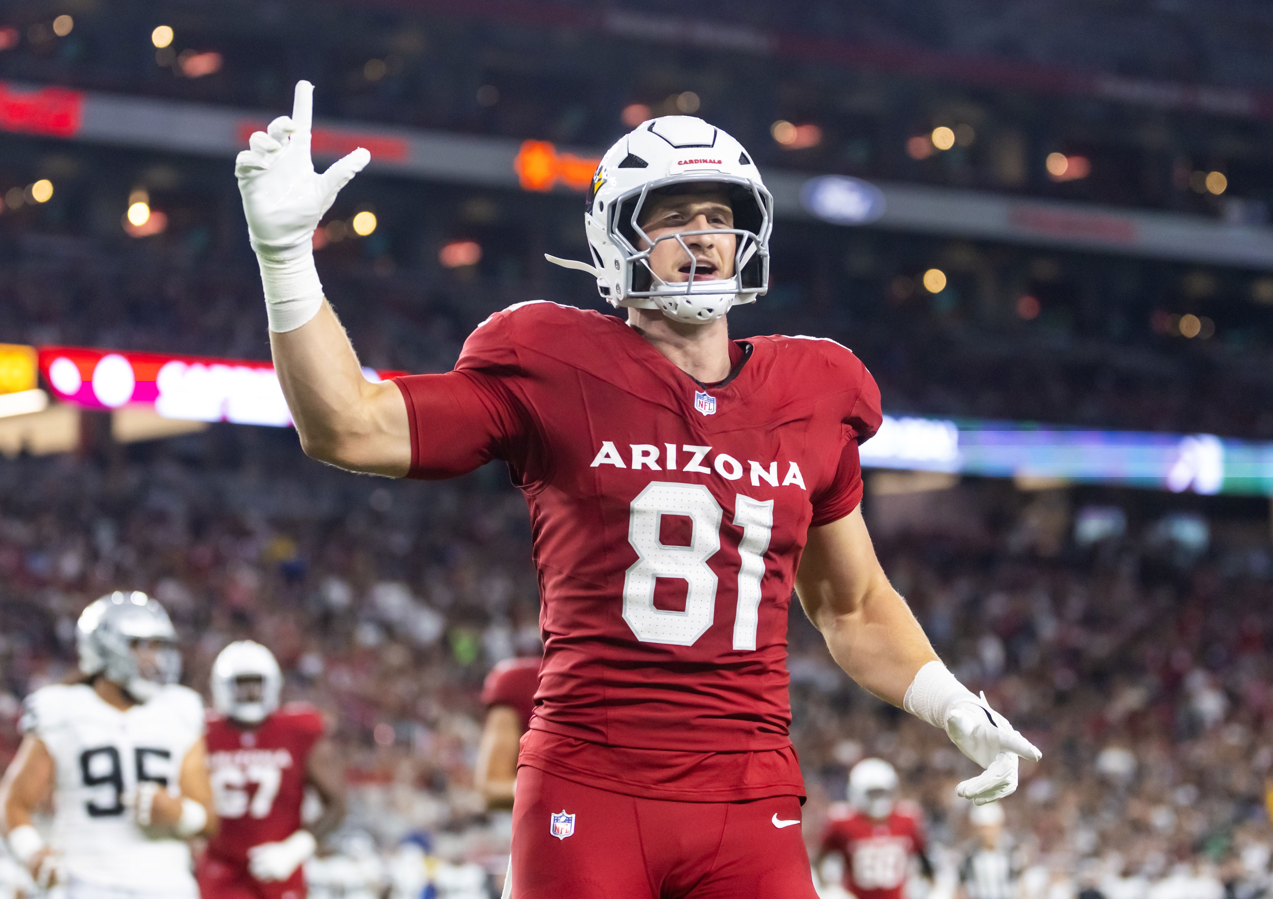 Arizona Cardinals tight end retires immediately due to neck injury at 28